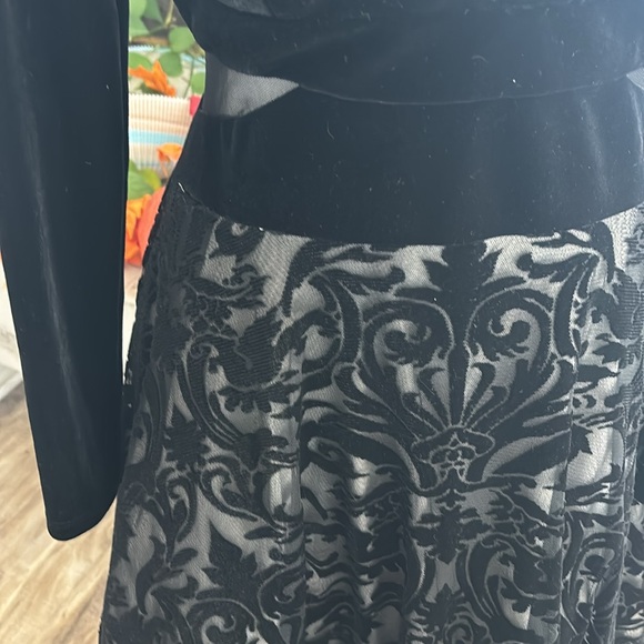 Stunning cocktail dress - Picture 2 of 7